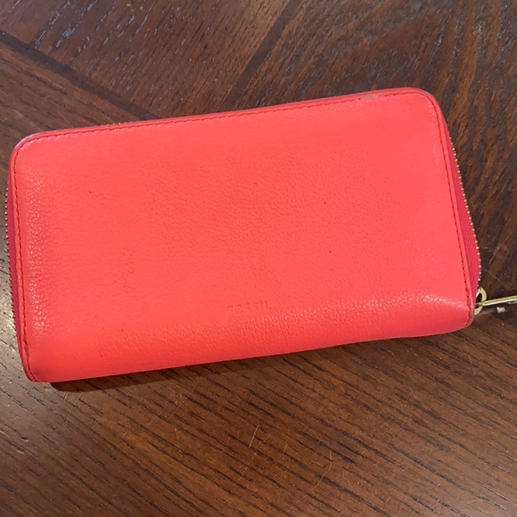 Fossil RFID Zip Around Clutch WAllet - Picture 1 of 3